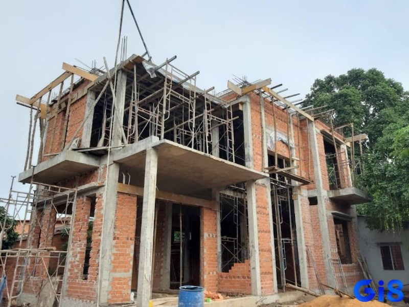 Hình ảnh biểu trưng cho một ngôi nhà chưa hoàn thành, thể hiện cảm giác không đạt được kỳ vọng hoặc mong muốn